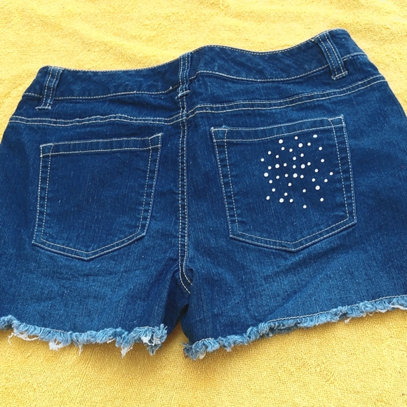 ❤️‍🔥Jean Shorts Platinum Edge Blue Rhinestones Juniors NWOT - Picture 2 of 11